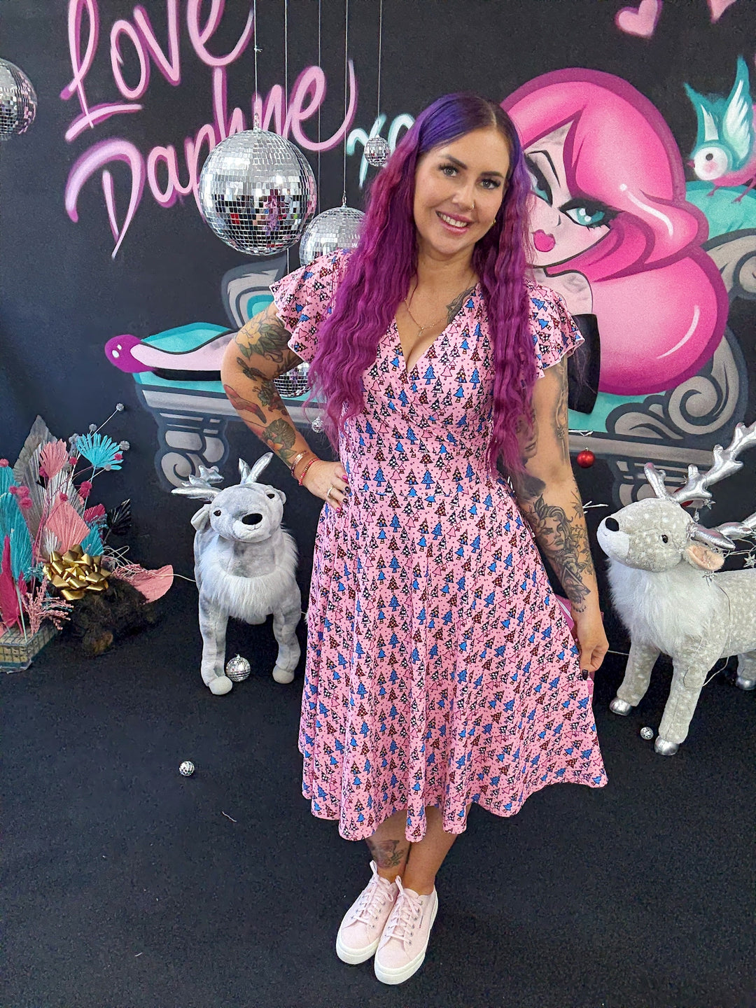 INSTOCK - Mimi Swing Dress - Retro Christmas Trees