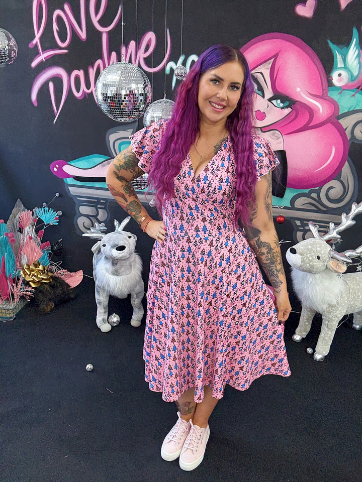 INSTOCK - Mimi Swing Dress - Retro Christmas Trees