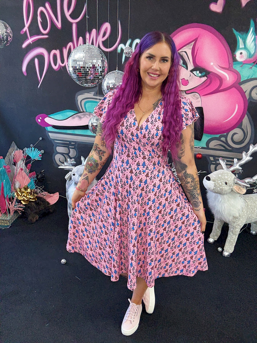 INSTOCK - Mimi Swing Dress - Retro Christmas Trees