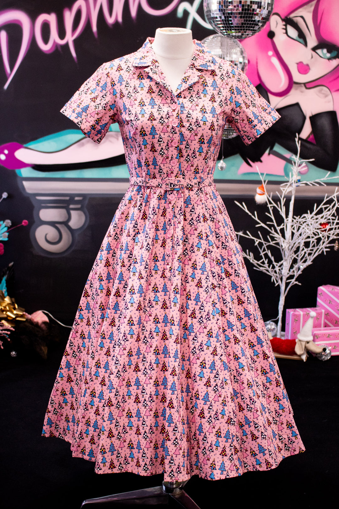 INSTOCK - Peggy Swing Dress - Retro Christmas Trees