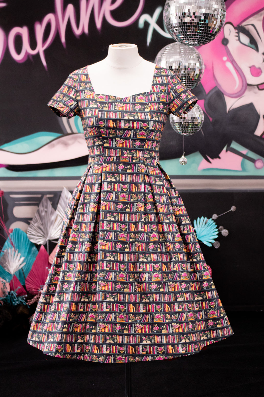 Pixie Sweetheart Dress - A Sweet Read