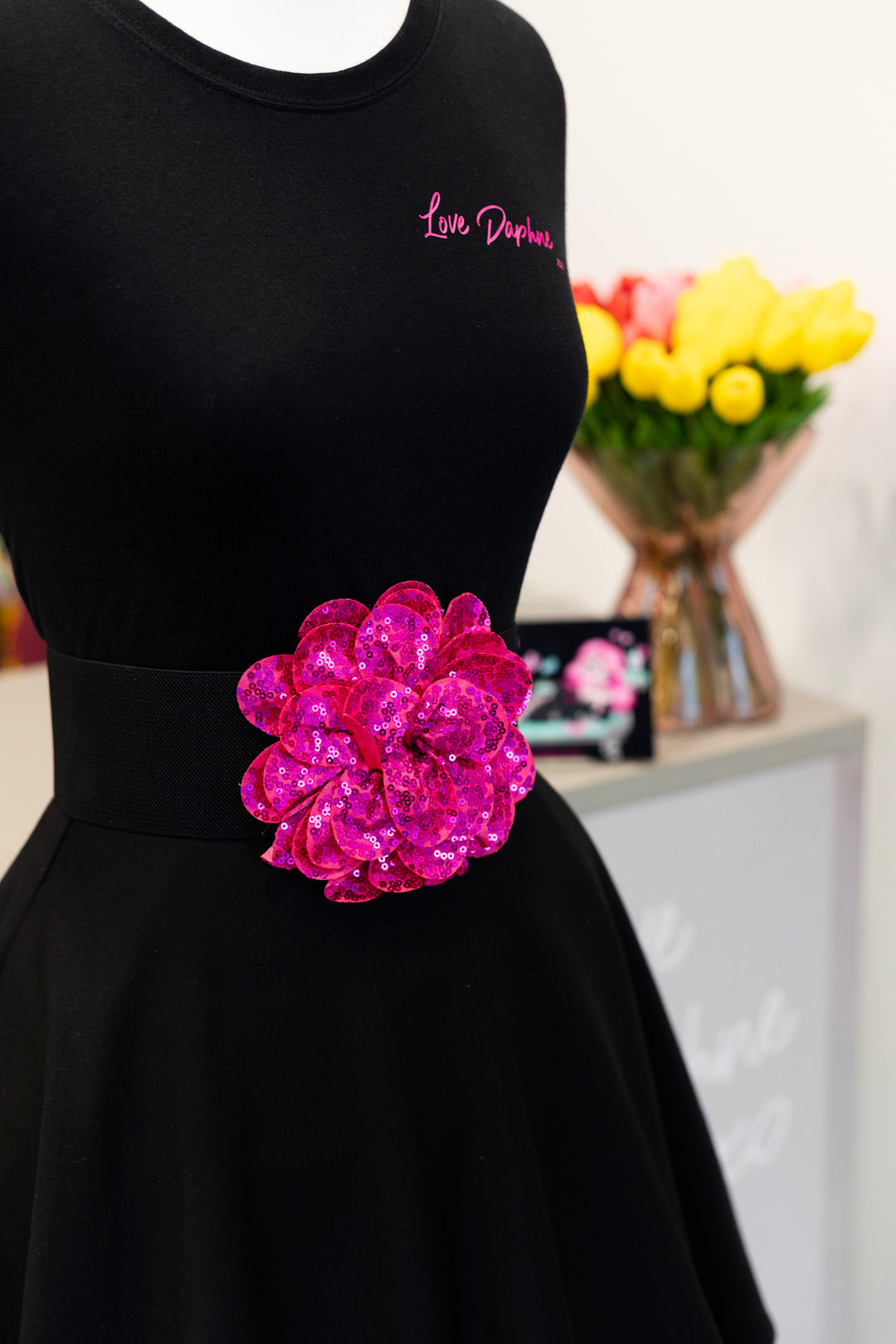 Sequin Flower Elastic Belt - Fuschia
